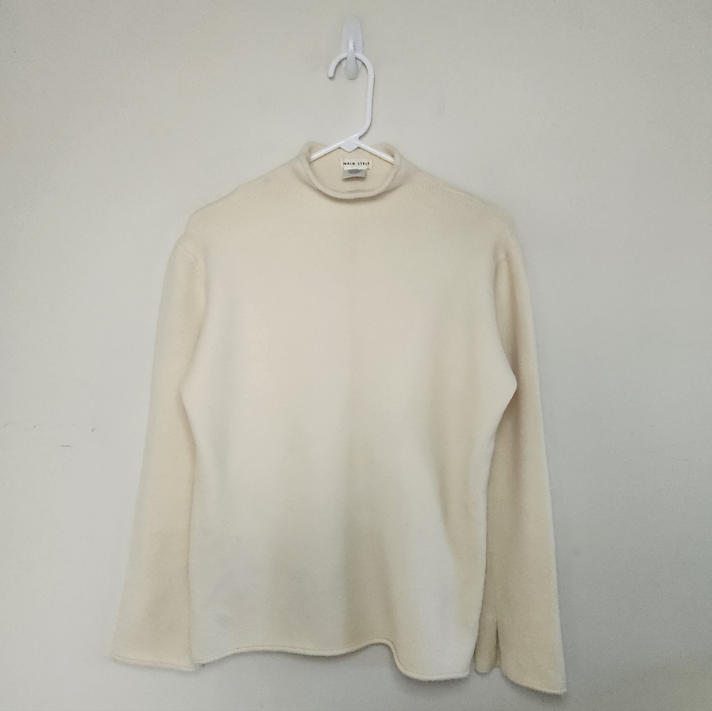Main Strip Cream Turtleneck Sweater - Picture 9 of 9